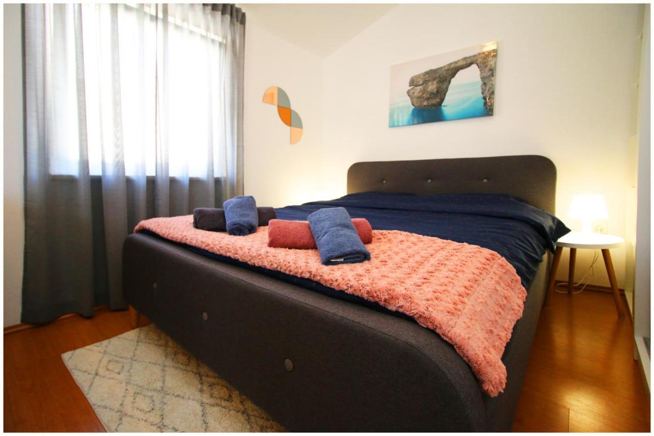 Studio Apartman Elena 普利莫顿 外观 照片